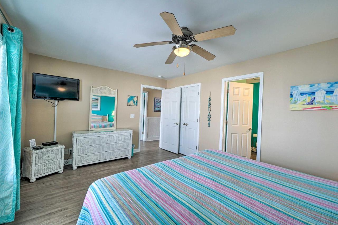 Ocean-View Oak Island Condo, 1 Block To Beach! Экстерьер фото